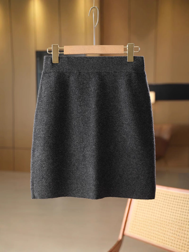 Wool knitted short skirt