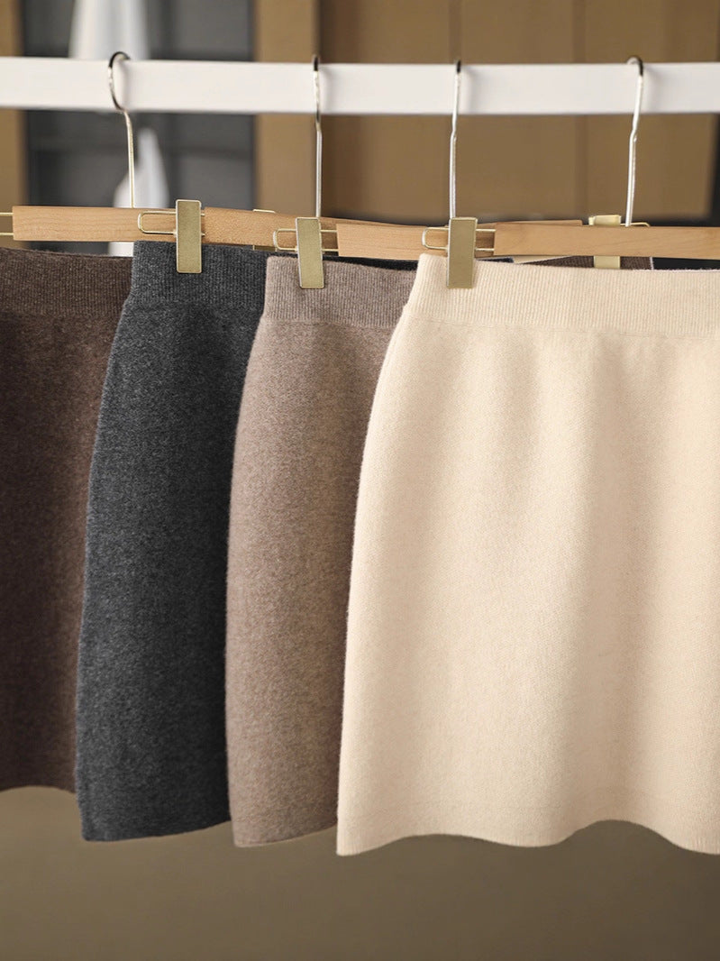Wool knitted short skirt